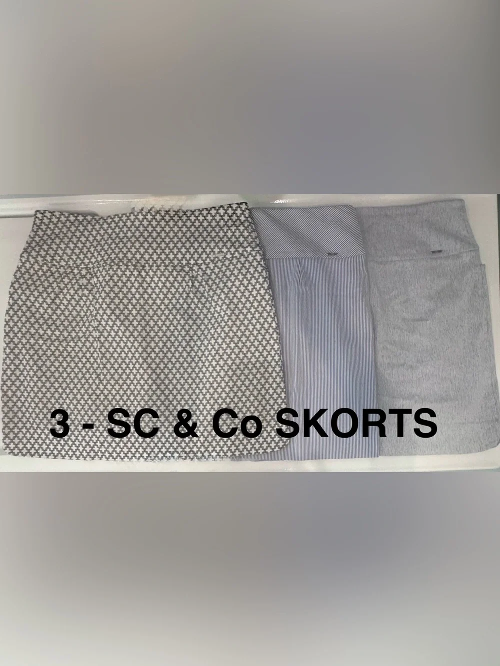 3 SKORTS SC & Co - Picture 1 of 5